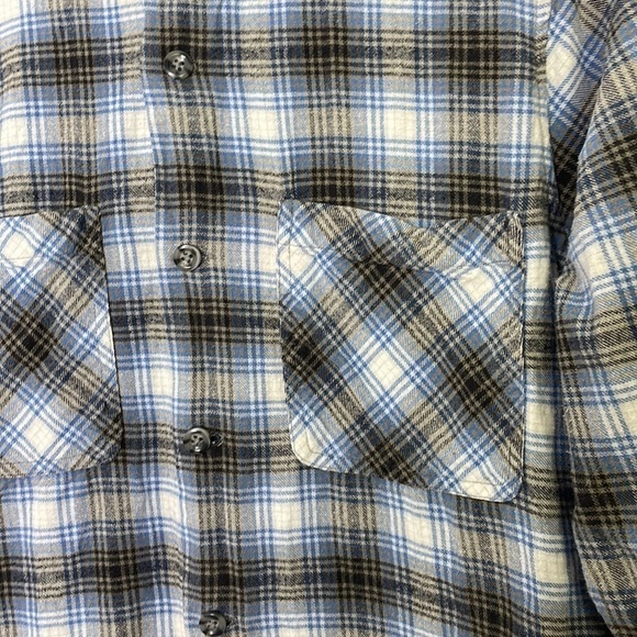 𝅺urban outfitters plaid flannel buttons down shirt - Picture 3 of 8